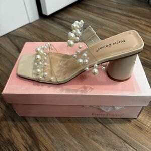 NWT Pearl Heels